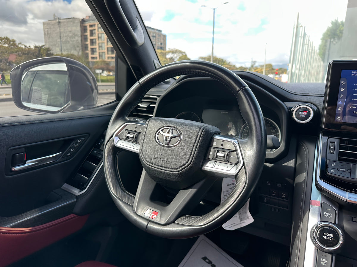 Toyota Land Cruiser 300 GR Sport Modelo 2022 - Autos 93