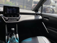 Cargar imagen en el visor de la galería, Toyota Corolla Cross XEI Híbrida Modelo 2022
