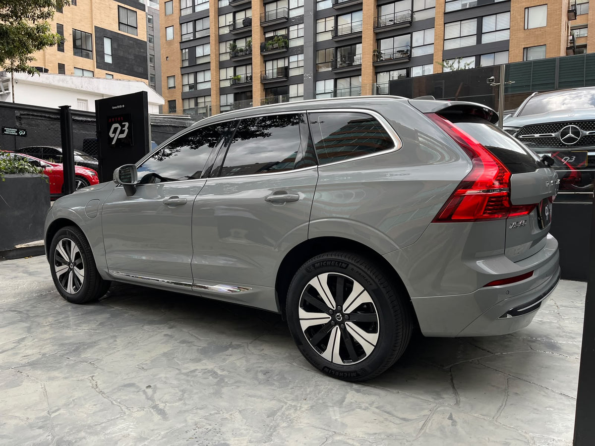 Volvo XC60 T8 Modelo 2025