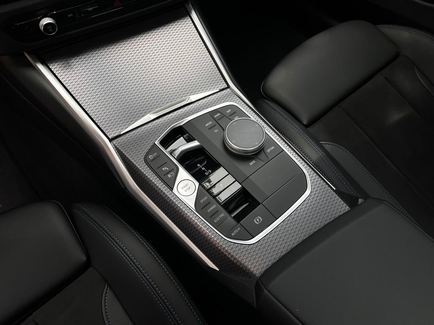 BMW 330e Modelo 2024