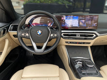 Cargar imagen en el visor de la galería, BMW 420I Cabriolet Modelo 2024
