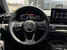 Cargar imagen en el visor de la galería, Audi A4 MHEV - Autos 93
