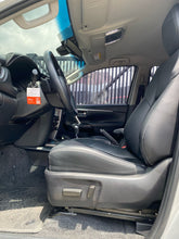 Cargar imagen en el visor de la galería, Toyota Fortuner SRV Modelo 2022
