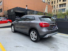 Cargar imagen en el visor de la galería, Mercedes-Benz GLA 200 Modelo 2016
