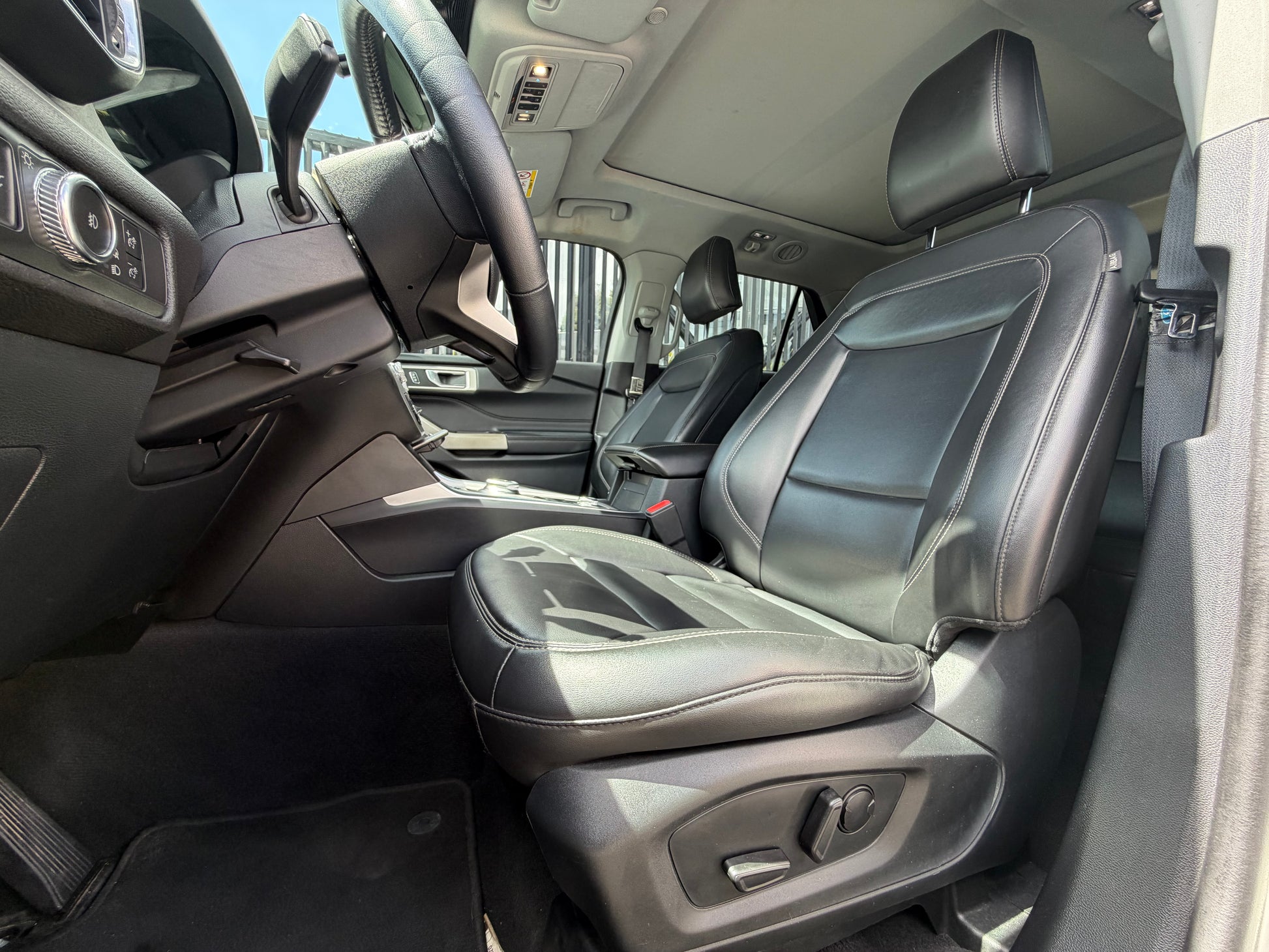 Ford Explorer XLT Modelo 2022 - Autos 93