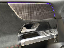 Cargar imagen en el visor de la galería, Mercedes-Benz EQB 350 4MATIC Modelo 2023
