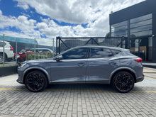 Cargar imagen en el visor de la galería, Cupra Formentor Híbrida Modelo 2024
