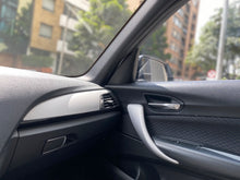 Cargar imagen en el visor de la galería, BMW 120I Modelo 2017
