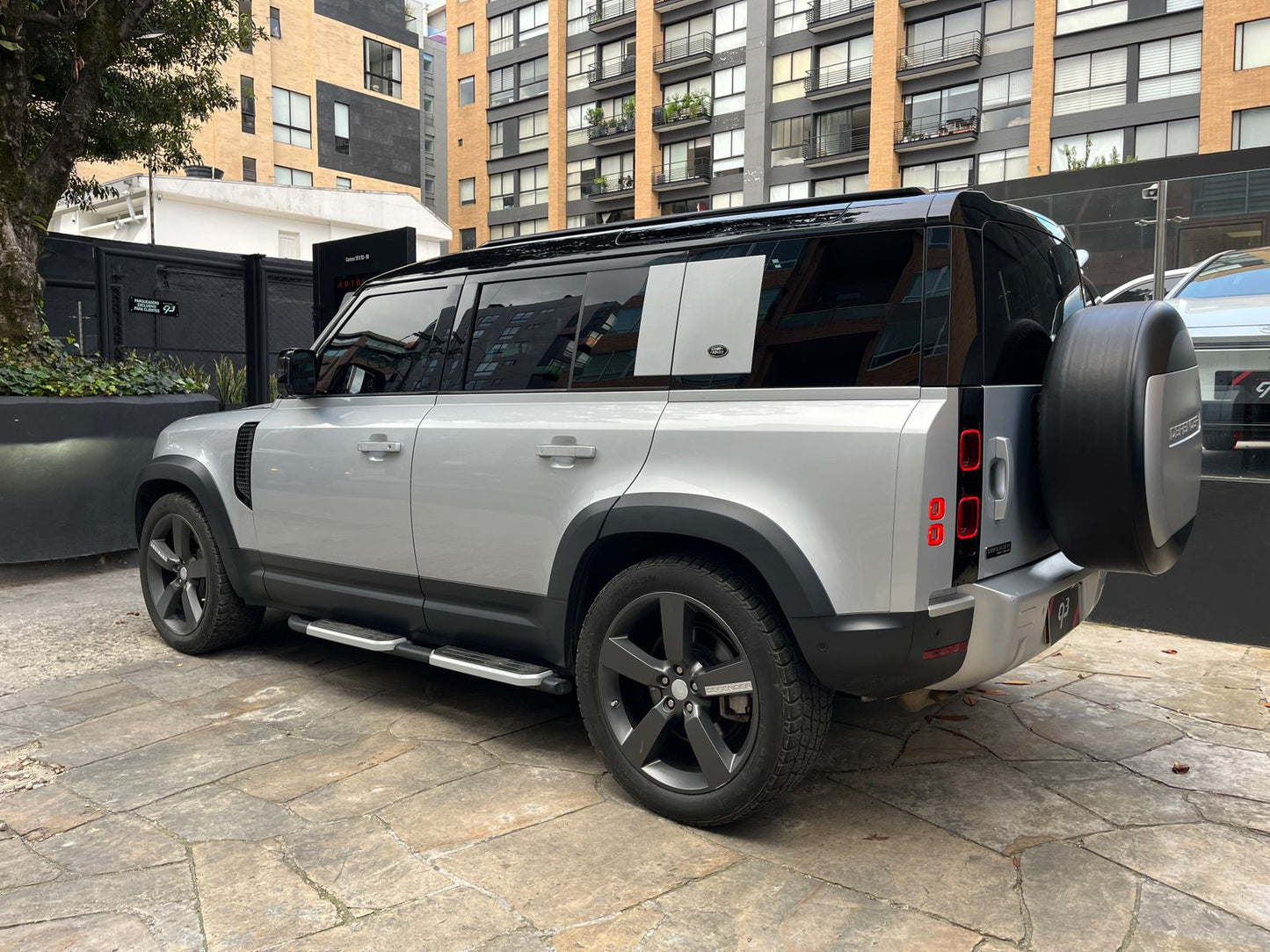 Land Rover Defender First Edition 3.0 MHEV Modelo 2021