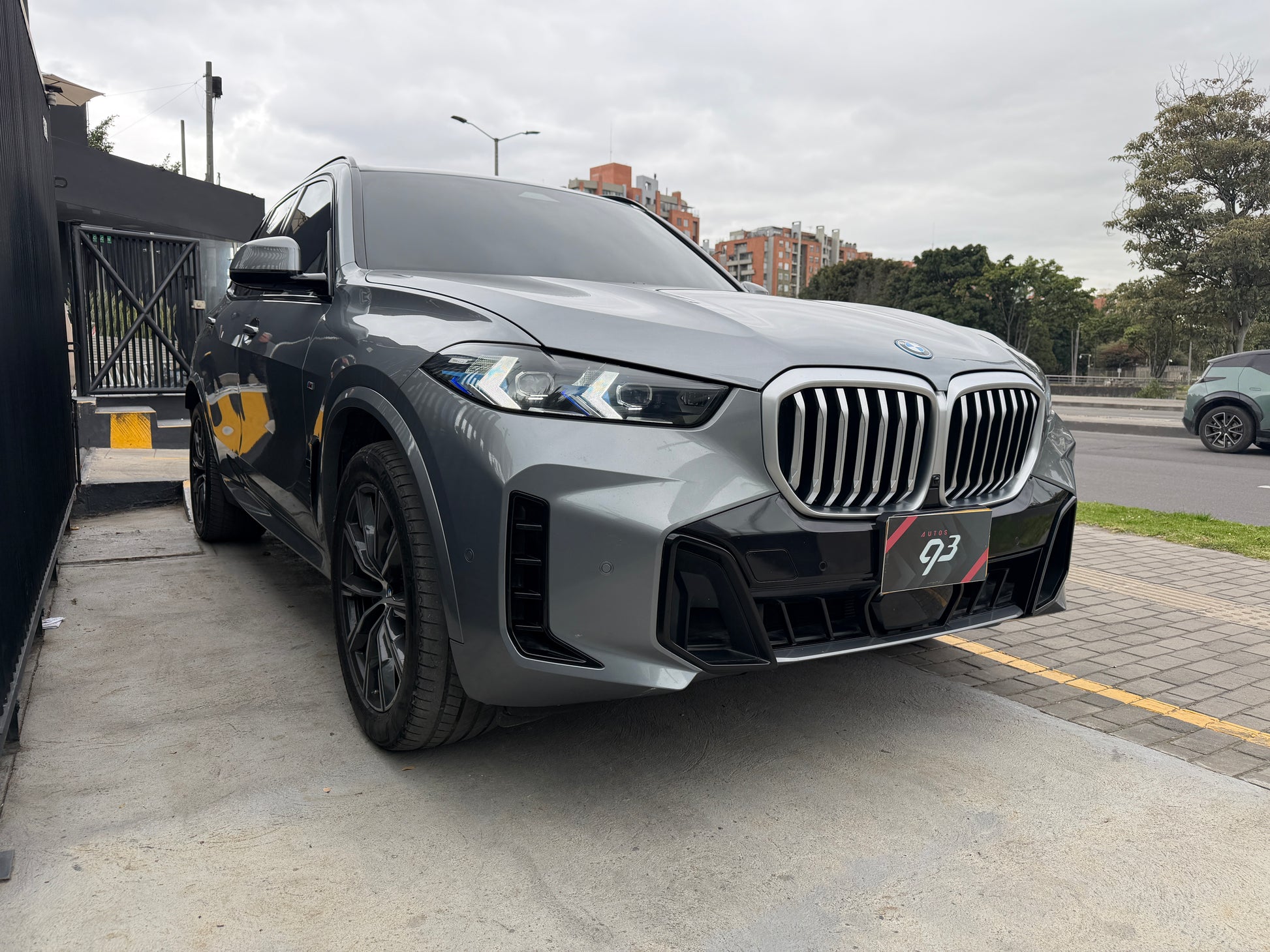 BMW X5 xDrive50e Modelo 2024 - Autos 93