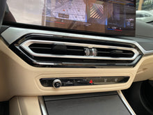 Cargar imagen en el visor de la galería, BMW 420I Cabriolet Modelo 2024
