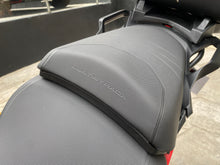 Cargar imagen en el visor de la galería, Ducati Multistrada V2 S Modelo 2024
