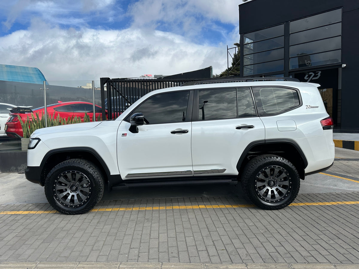 Toyota Land Cruiser 300 GR Sport Modelo 2022 - Autos 93