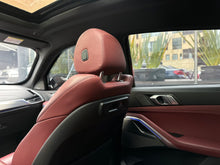 Cargar imagen en el visor de la galería, BMW X6 M50I Blindada Modelo 2021
