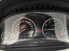 Cargar imagen en el visor de la galería, BMW 520I Modelo 2016
