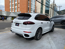 Cargar imagen en el visor de la galería, Porsche Cayenne GTS Modelo 2018
