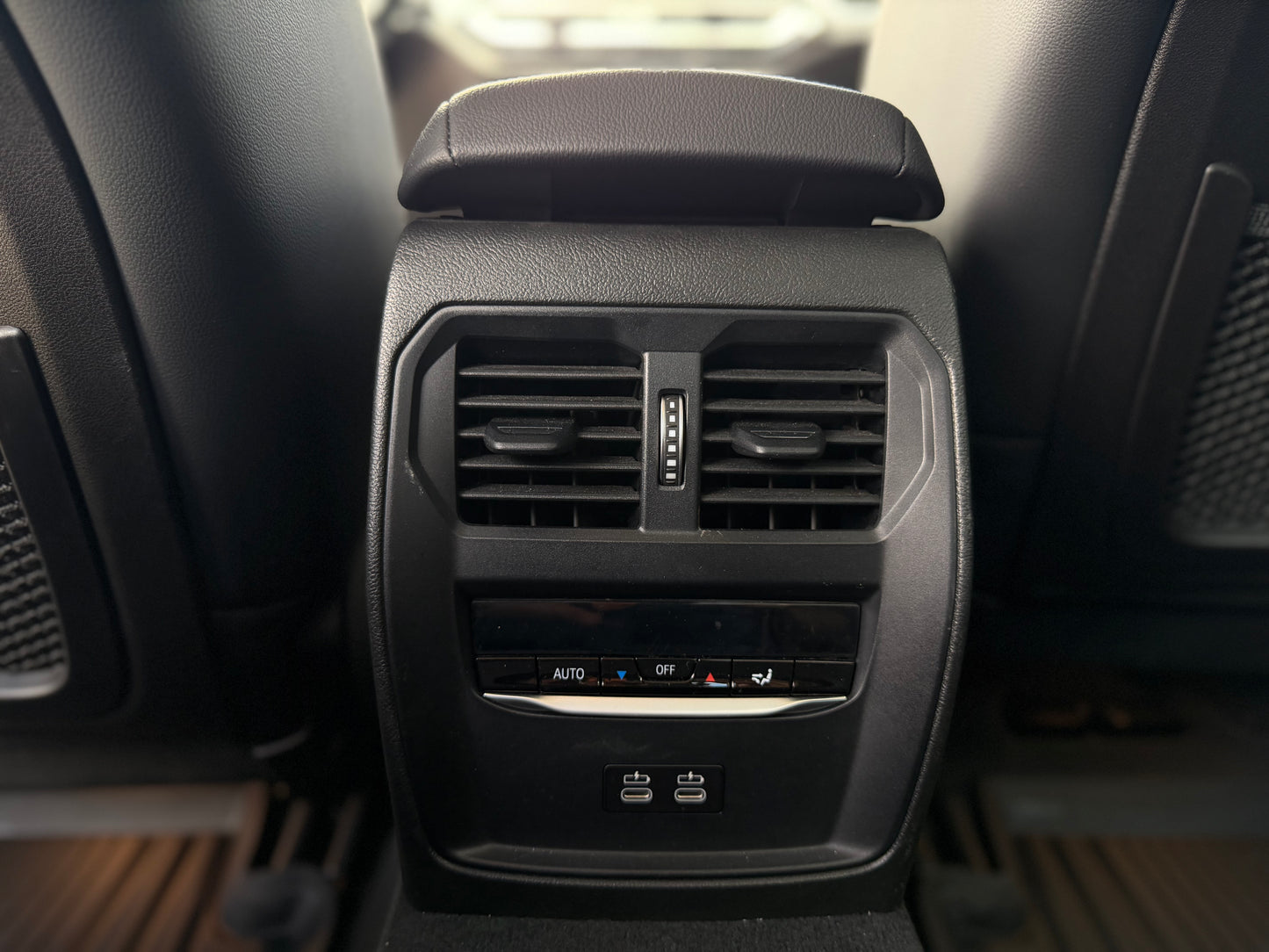 BMW 330e Modelo 2023 - Autos 93