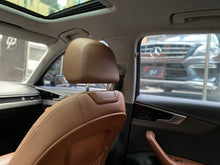 Cargar imagen en el visor de la galería, Audi A4 40 TFSI Hibrido Unique Edition Modelo 2023
