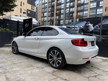 Cargar imagen en el visor de la galería, BMW 220I Coupé Modelo 2018
