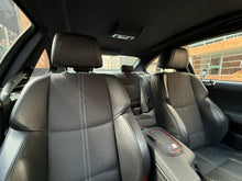 Cargar imagen en el visor de la galería, BMW M3 Coupé Modelo 2011
