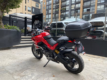Cargar imagen en el visor de la galería, Ducati Multistrada V2 S Modelo 2024
