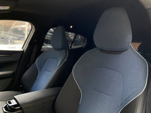 Cargar imagen en el visor de la galería, Volvo EX30 Recharge Plus Modelo 2024
