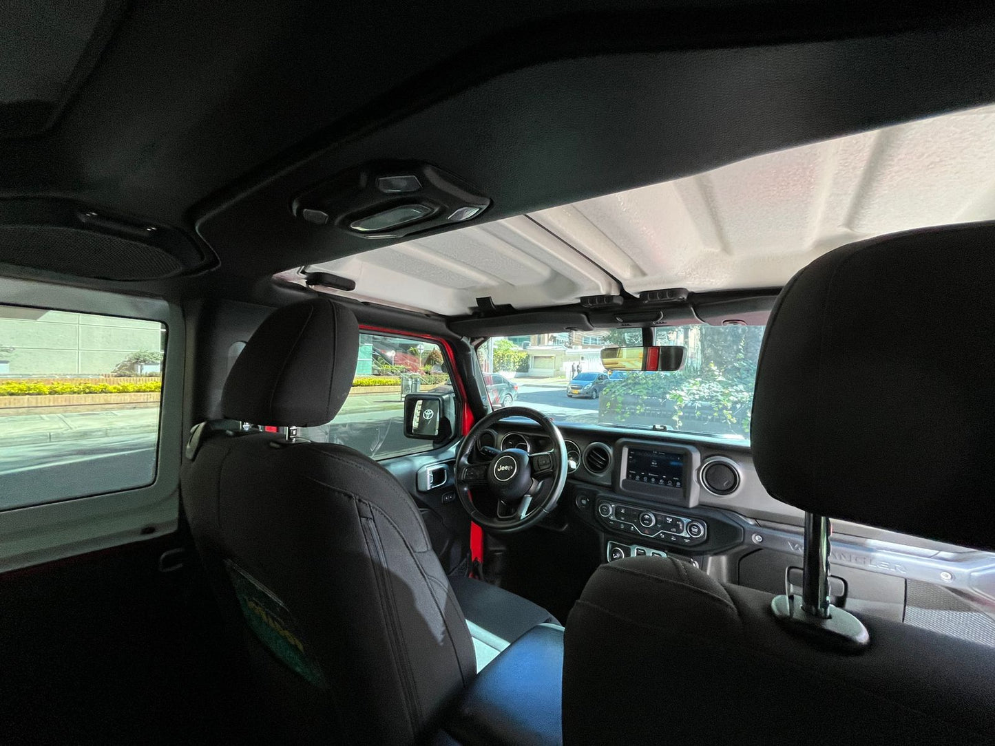 Jeep Wrangler Sport Modelo 2022 - Autos 93