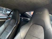 Cargar imagen en el visor de la galería, Porsche Cayman GTS Modelo 2015

