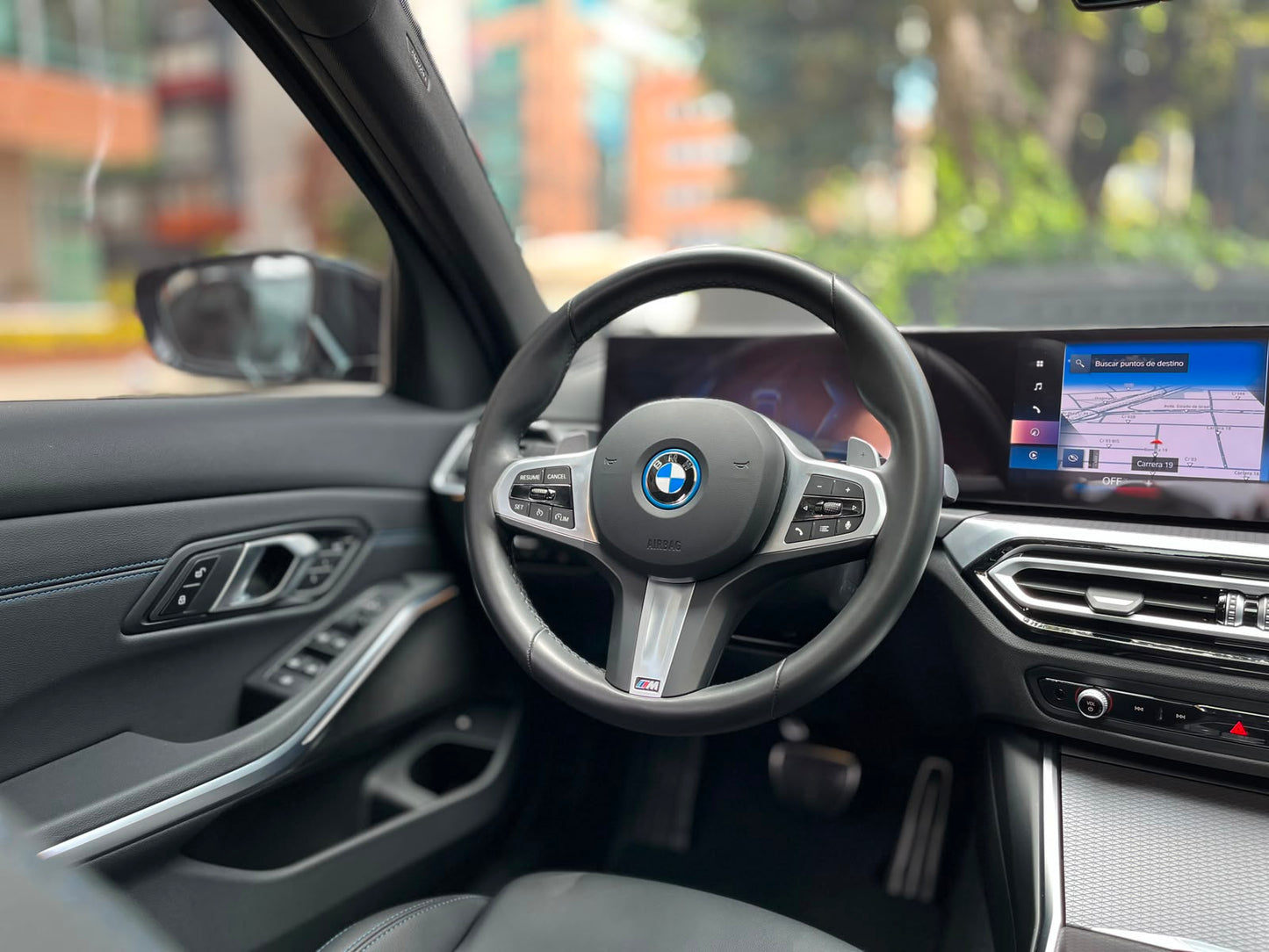 BMW 330e Modelo 2024