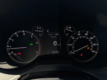 Cargar imagen en el visor de la galería, Lexus GX460 Modelo 2020
