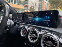 Cargar imagen en el visor de la galería, Mercedes-Benz AMG A35 4MATIC Modelo 2022
