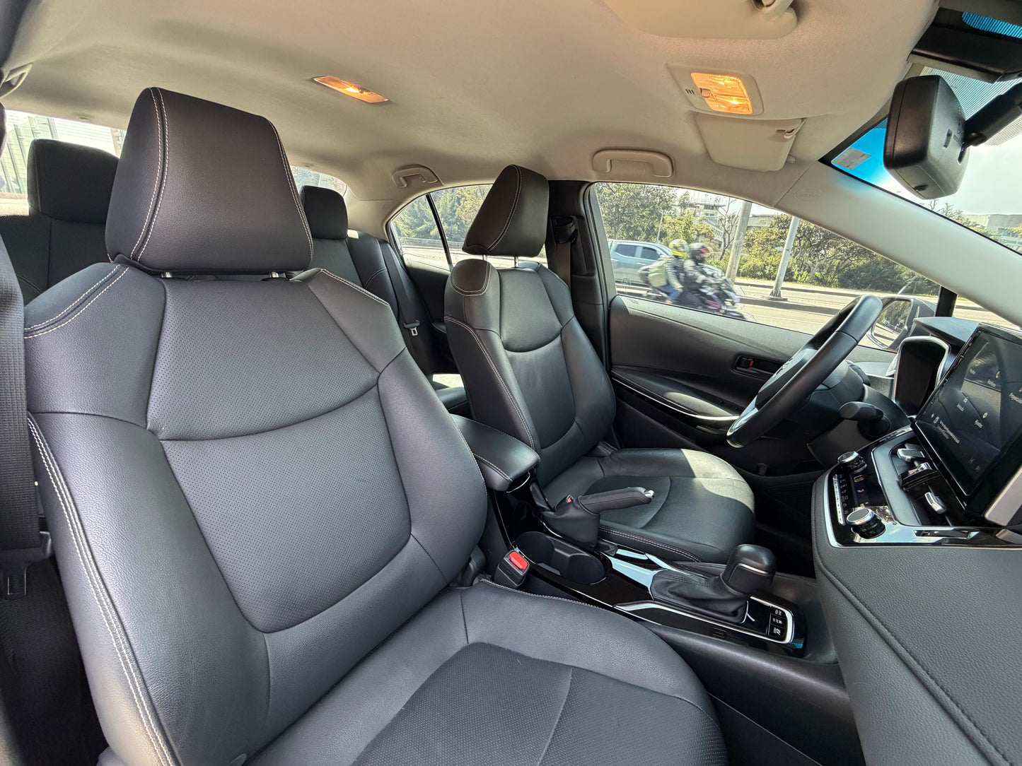 Toyota Corolla XEi Hybrid Modelo 2024 - Autos 93