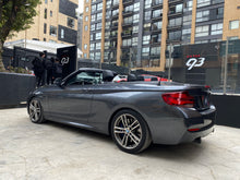 Cargar imagen en el visor de la galería, BMW M240I Cabriolet Modelo 2021
