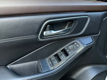 Cargar imagen en el visor de la galería, Nissan X-Trail Exclusive e-POWER Modelo 2024
