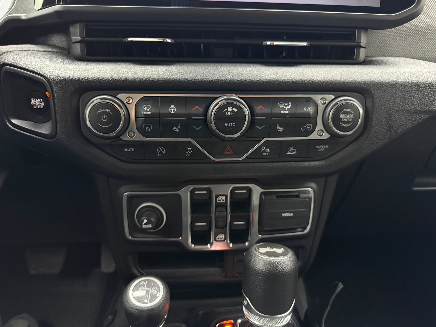 Jeep Wrangler Edición Cóndor Modelo 2024 - Autos 93