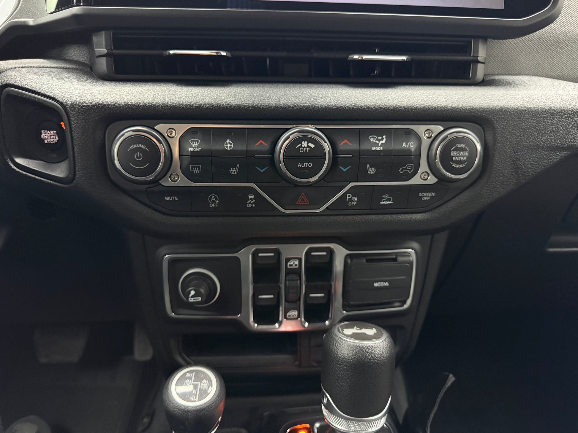 Jeep Wrangler Edición Cóndor Modelo 2024 - Autos 93