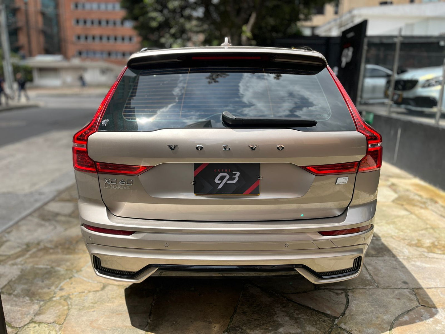 Volvo XC60 T8 Recharge Modelo 2023 - Autos 93