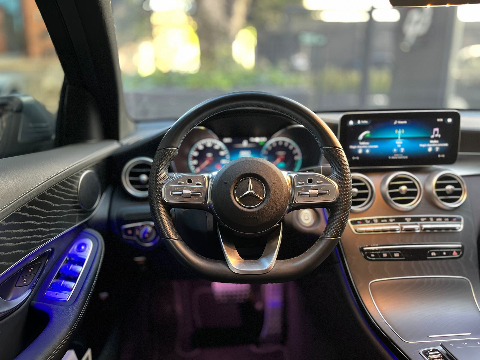 Mercedes-Benz GLC 300e Coupé 4MATIC Modelo 2023 - Autos 93