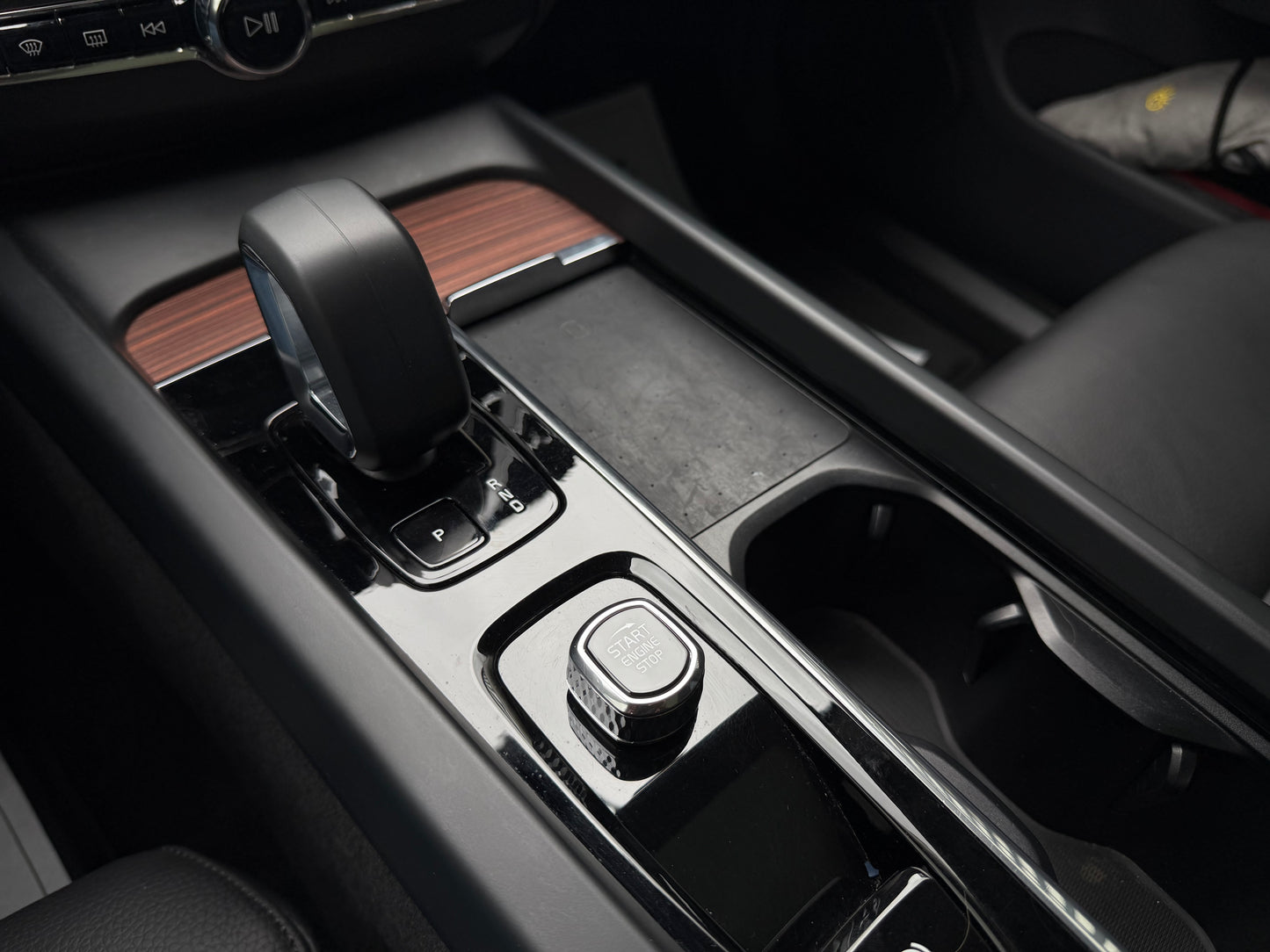 Volvo XC-60 T8 AWD Modelo 2024