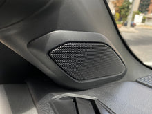 Cargar imagen en el visor de la galería, Toyota Sequoia Capstone Hibrida Modelo 2025
