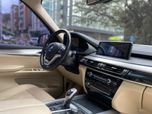 Cargar imagen en el visor de la galería, BMW X5 xDrive50I Modelo 2017

