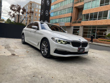 Cargar imagen en el visor de la galería, BMW 520I Modelo 2019
