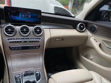 Cargar imagen en el visor de la galería, Mercedes-Benz C200 Modelo 2020
