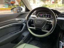 Cargar imagen en el visor de la galería, Audi E-Tron Sportback 55 Quattro Modelo 2022
