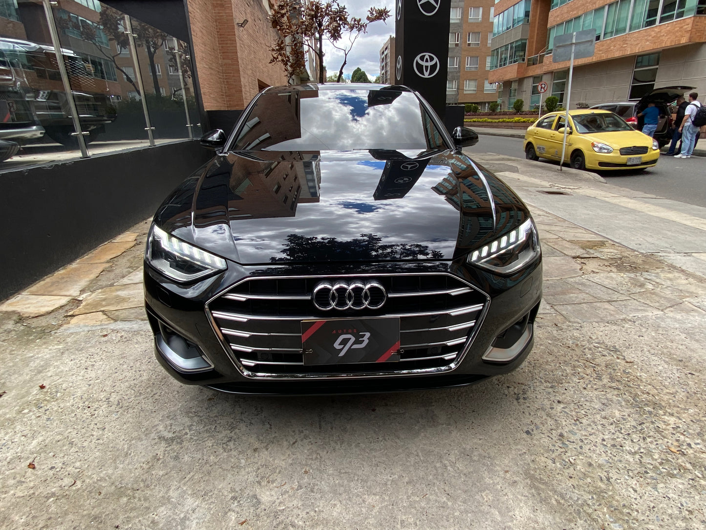 Audi A4 40 TFSI Hibrido Unique Edition Modelo 2023 - Autos 93