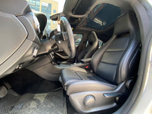 Cargar imagen en el visor de la galería, Mercedes-Benz CLA 180 Modelo 2019
