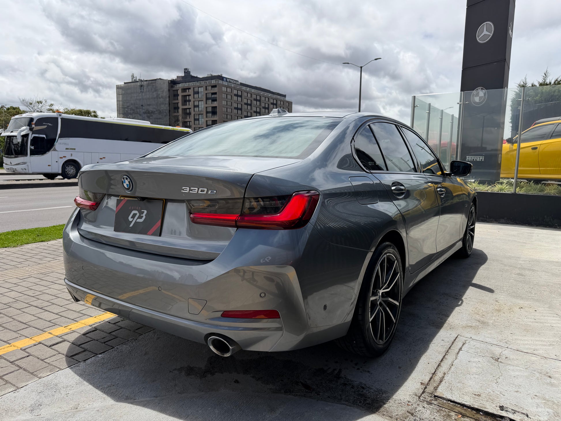 BMW 330e Modelo 2023 - Autos 93