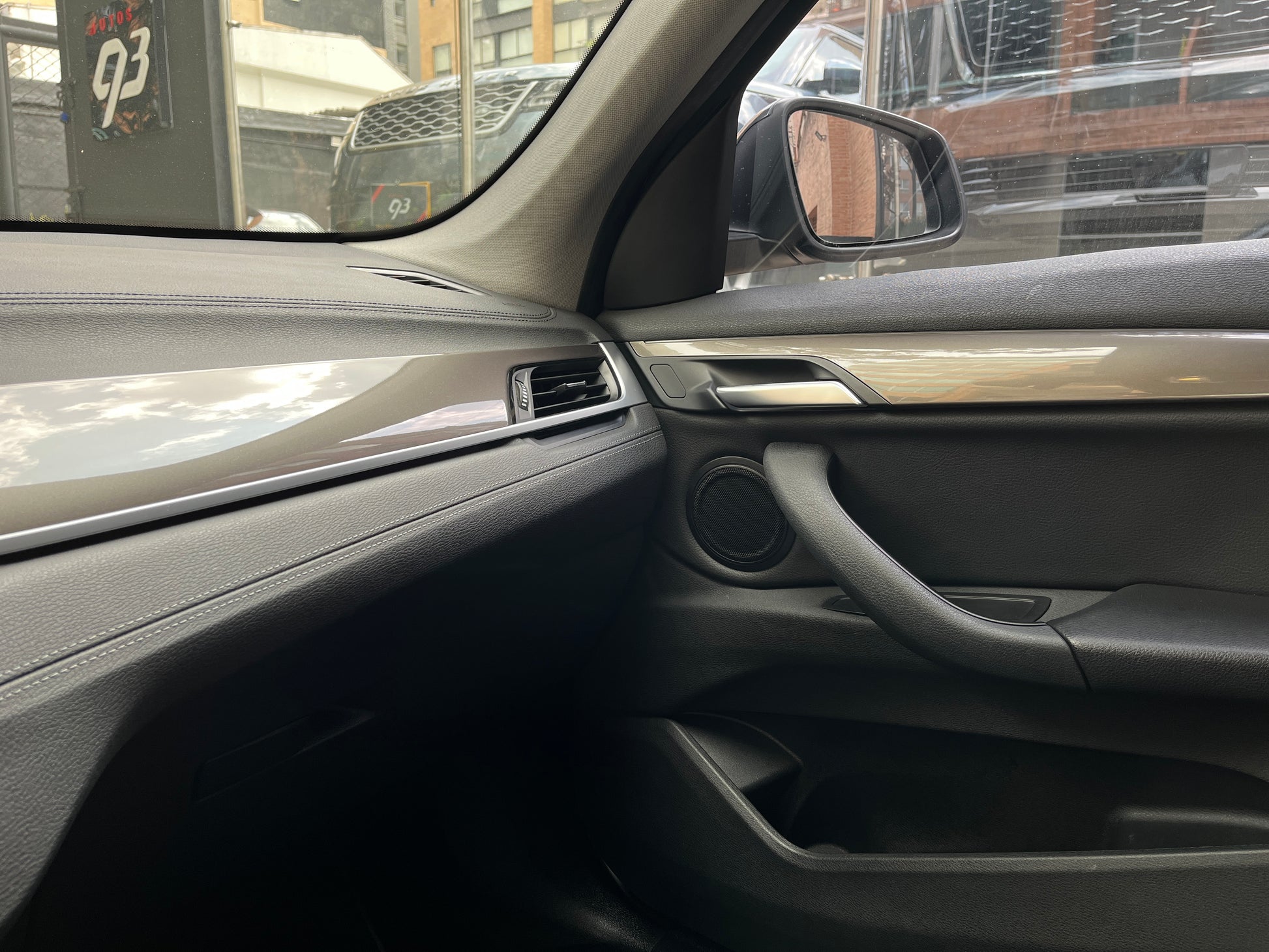 BMW X1 sDrive20i Modelo 2020 - Autos 93