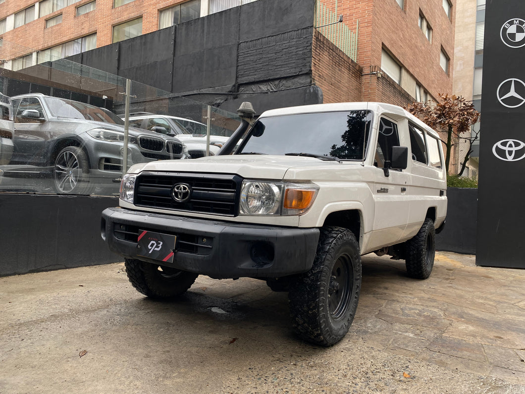 Toyota Land Cruiser Serie 70 Modelo 2016