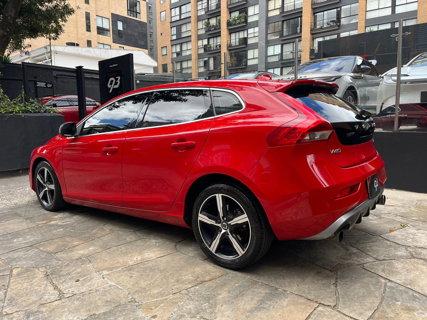 Volvo V40 T4 R-Design Modelo 2019